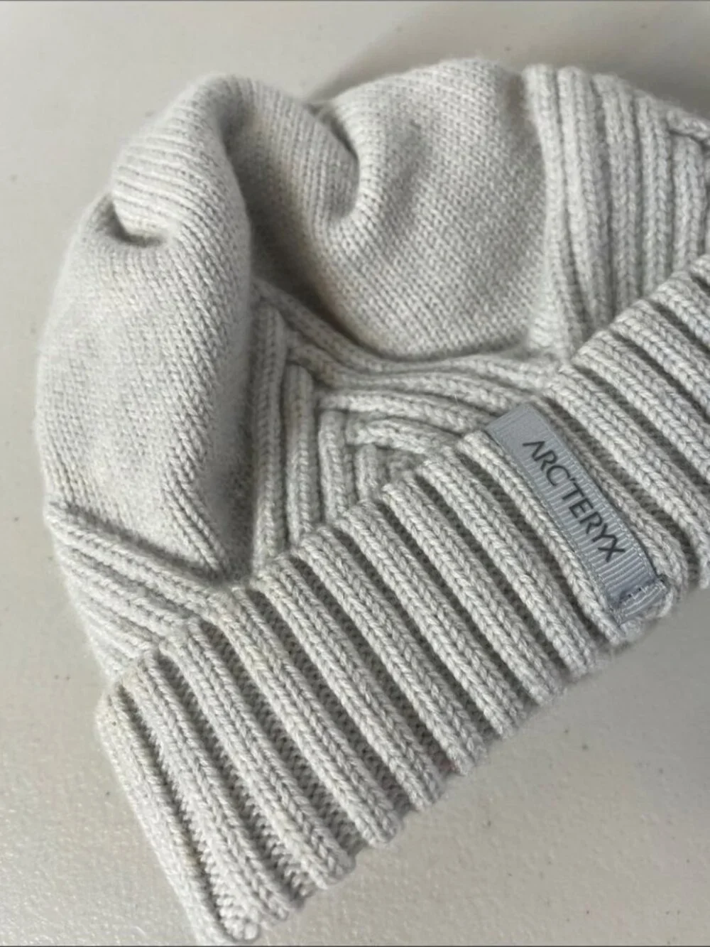 Arcteryx Kids Wool Light Gray Ribbed Fold Over Beanie Oatmeal Winter Hat Unisex